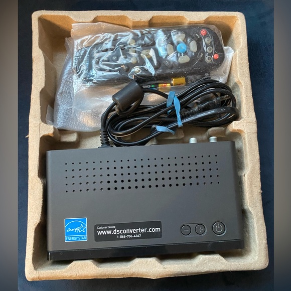 Digital Stream DTX9950 Analog Pass-Through DTV Converter Box w/ Remote Untested - Picture 7 of 13